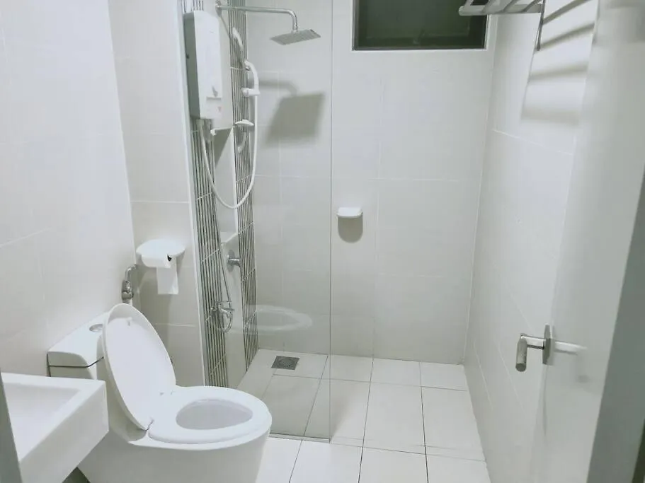 Sky Loft 3 Rooms Beside Aeon With Smart Tv & Facilities L14 Johor Bahru 0*,