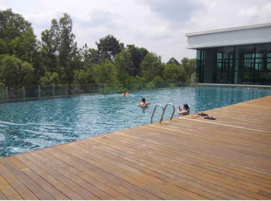 Sky Loft 3 Rooms Beside Aeon With Smart Tv & Facilities L14 Johor Bahru