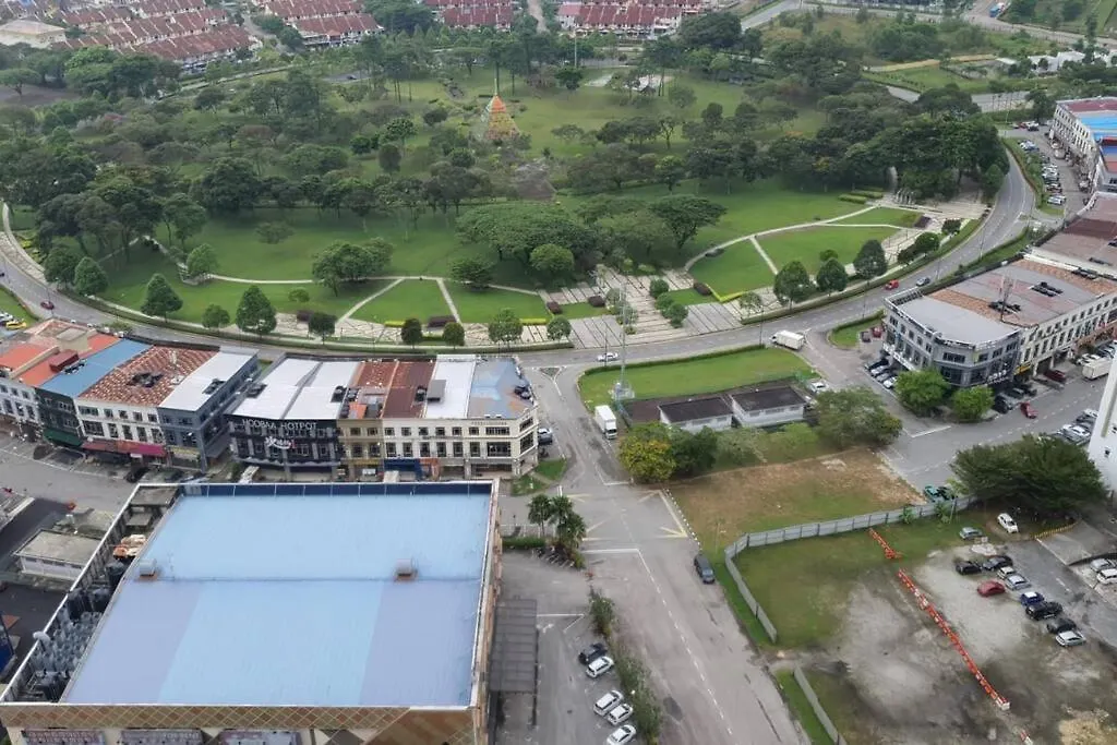 Sky Loft 3 Rooms Beside Aeon With Smart Tv & Facilities L14 Johor Bahru 0*,  Malaysia